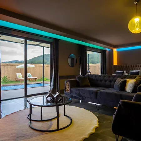 Honey 6 Hotel 4*